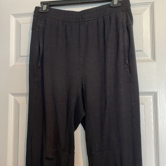 Adidas women’s black jogger running pants size medium - Picture 1 of 12